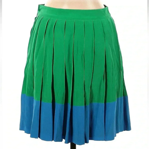 Escada Sport by Jonathan Saunders 100% Silk Blue & Green Pleated Skirt Size 36 - Picture 2 of 7